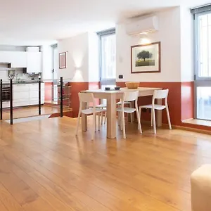 https://comfortable-flat-in-porta-romana.it-lombardy.com