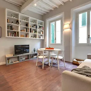 https://mamo-florence-cloe-apartment.it-tuscanyhotel.com